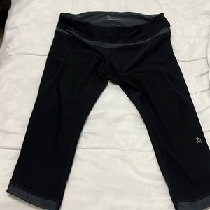 Black yoga pants